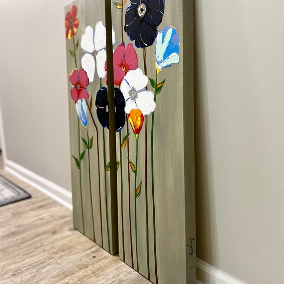 Stem Flowers on a Canvas - Picture 8 of 10